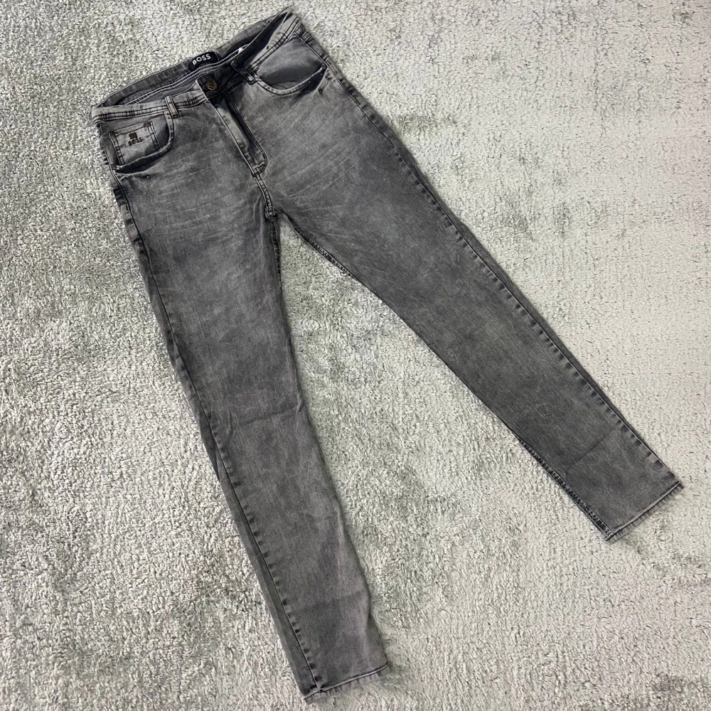 CALÇA GRIFE ESTONADA