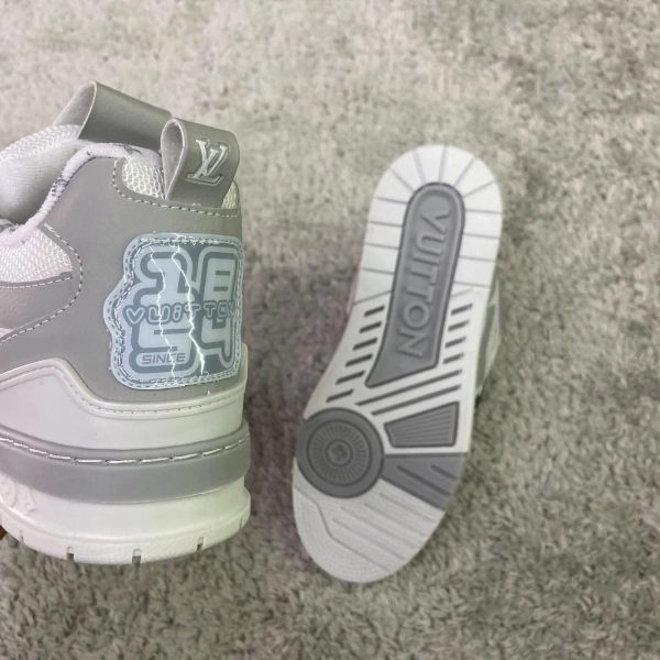 TENIS LV SK8 - BRANCO CINZA