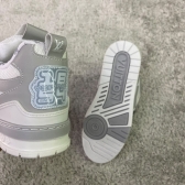 TENIS LV SK8 - BRANCO CINZA