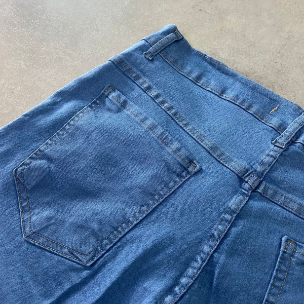 BERMUDA PLUS JEANS