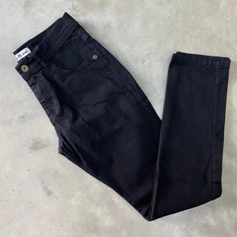 CALÇA PRETA